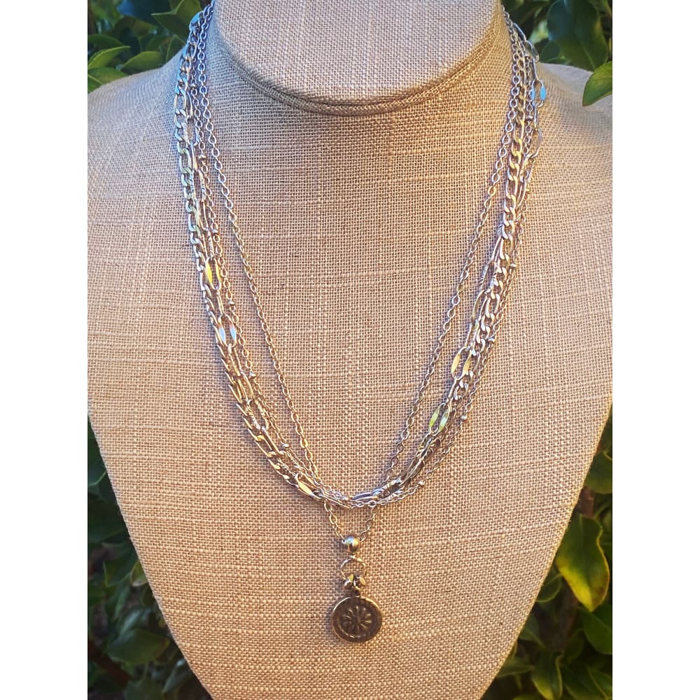MULTI CHAIN NECKLACE